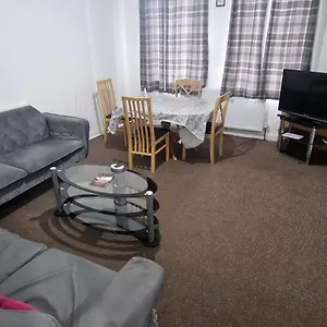  Apartment Simple 2bed Flat In Edinburgh.